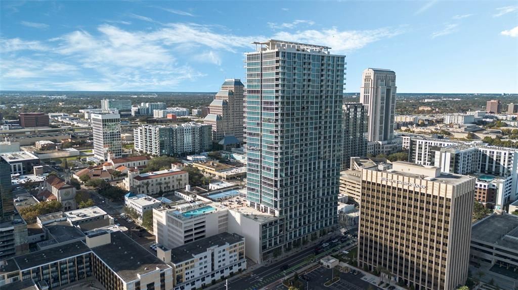 For Sale: $579,999 (2 beds, 2 baths, 1268 Square Feet)