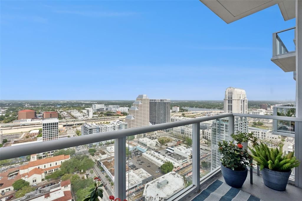 For Sale: $579,999 (2 beds, 2 baths, 1268 Square Feet)