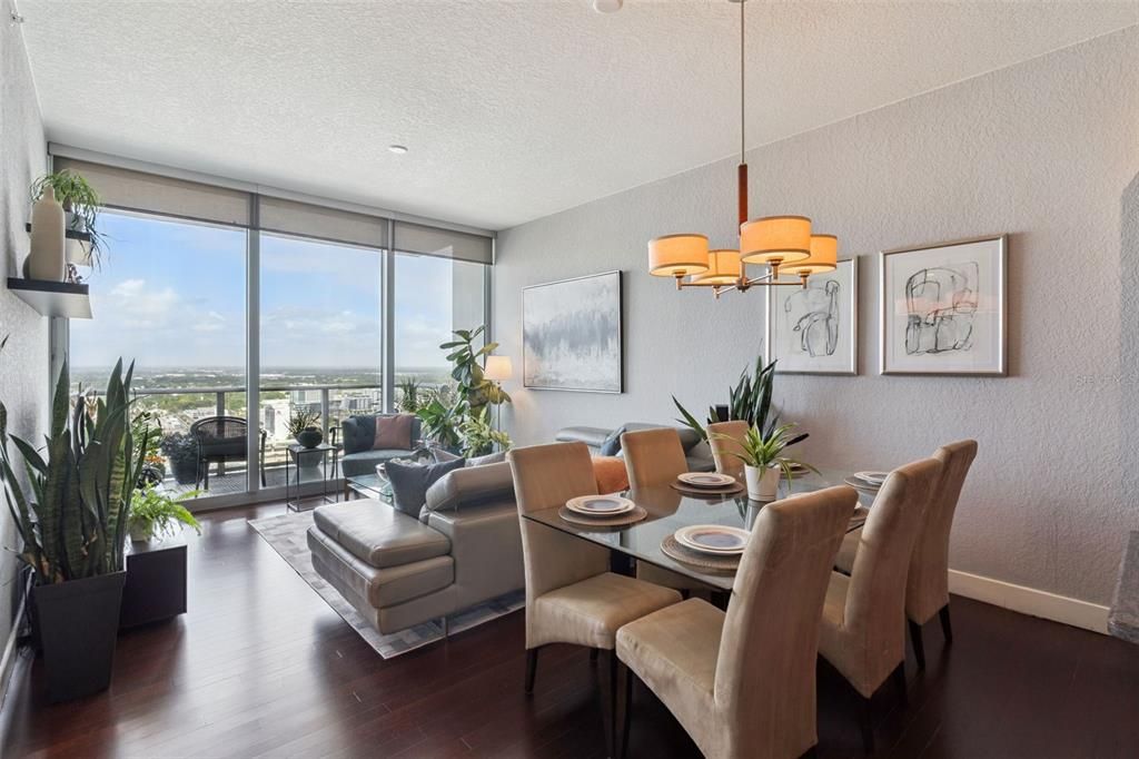 For Sale: $579,999 (2 beds, 2 baths, 1268 Square Feet)