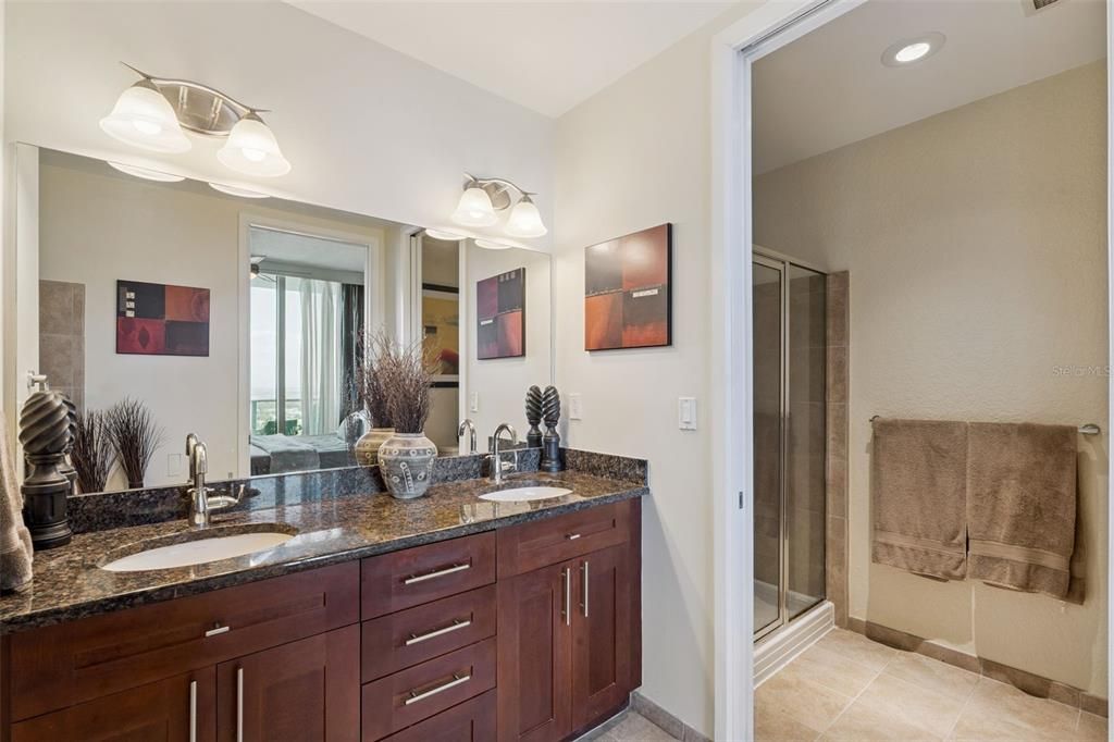 For Sale: $579,999 (2 beds, 2 baths, 1268 Square Feet)
