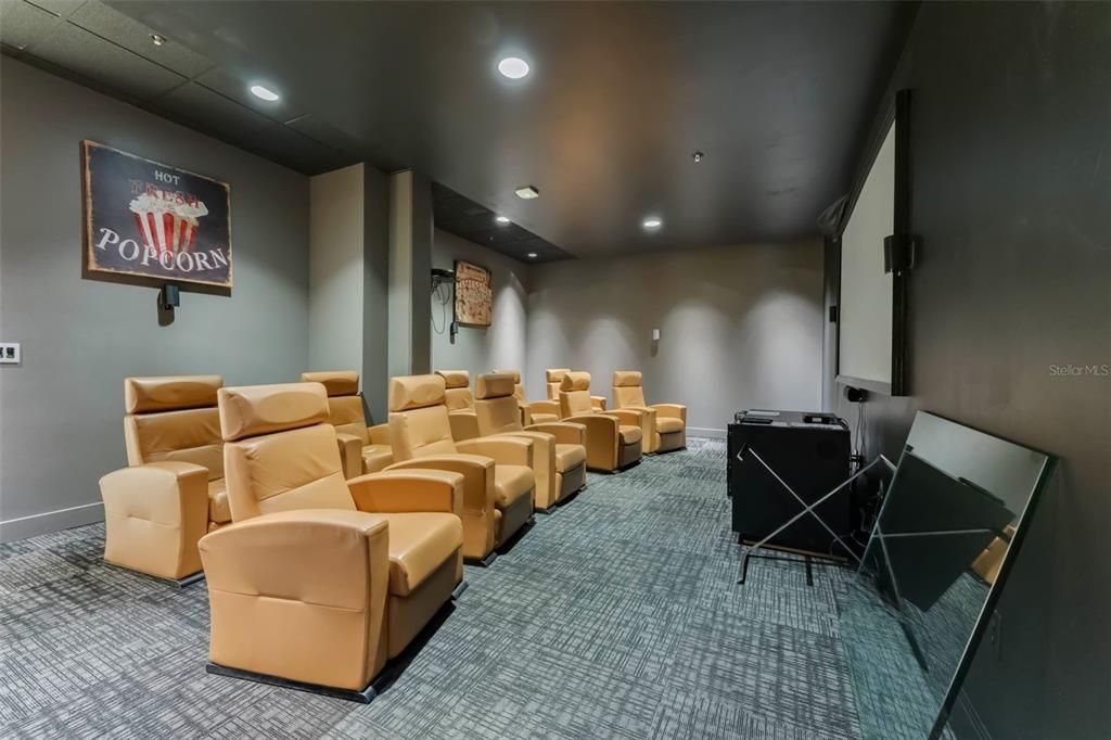 For Sale: $579,999 (2 beds, 2 baths, 1268 Square Feet)
