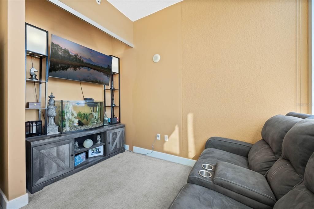 For Sale: $579,999 (2 beds, 2 baths, 1268 Square Feet)