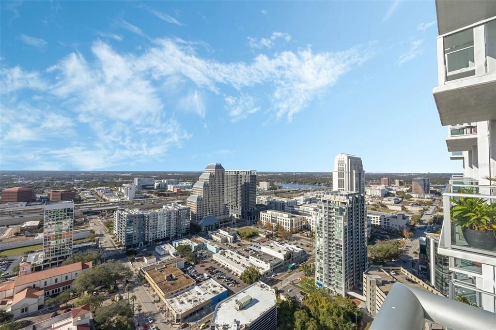 For Sale: $579,999 (2 beds, 2 baths, 1268 Square Feet)