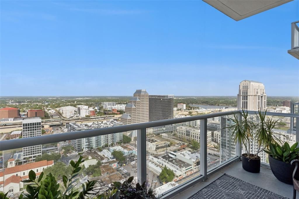 For Sale: $579,999 (2 beds, 2 baths, 1268 Square Feet)
