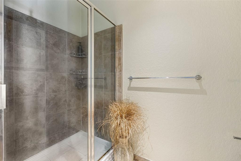 For Sale: $579,999 (2 beds, 2 baths, 1268 Square Feet)