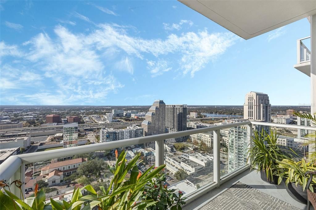 For Sale: $579,999 (2 beds, 2 baths, 1268 Square Feet)