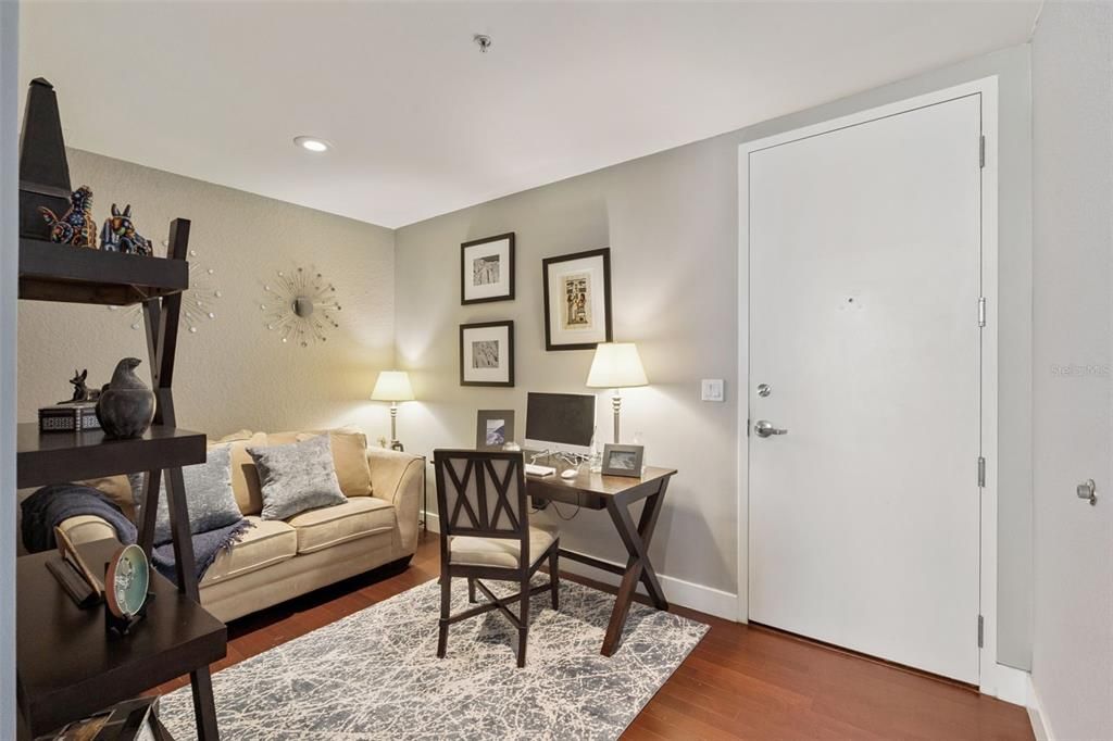 For Sale: $579,999 (2 beds, 2 baths, 1268 Square Feet)