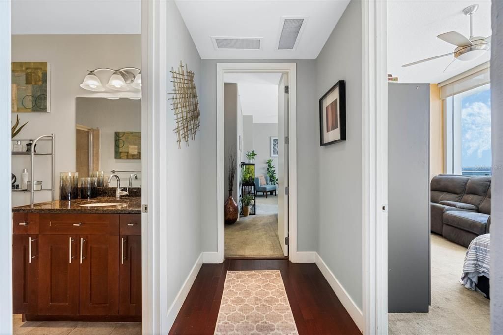 For Sale: $579,999 (2 beds, 2 baths, 1268 Square Feet)