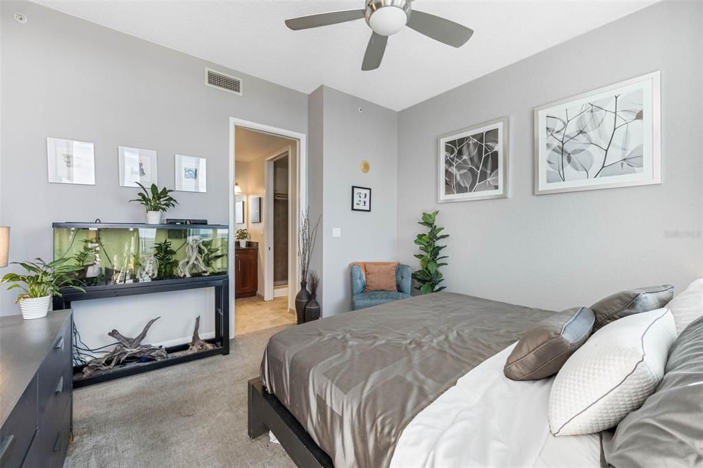 For Sale: $579,999 (2 beds, 2 baths, 1268 Square Feet)