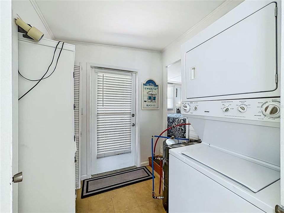 For Sale: $155,000 (1 beds, 1 baths, 460 Square Feet)