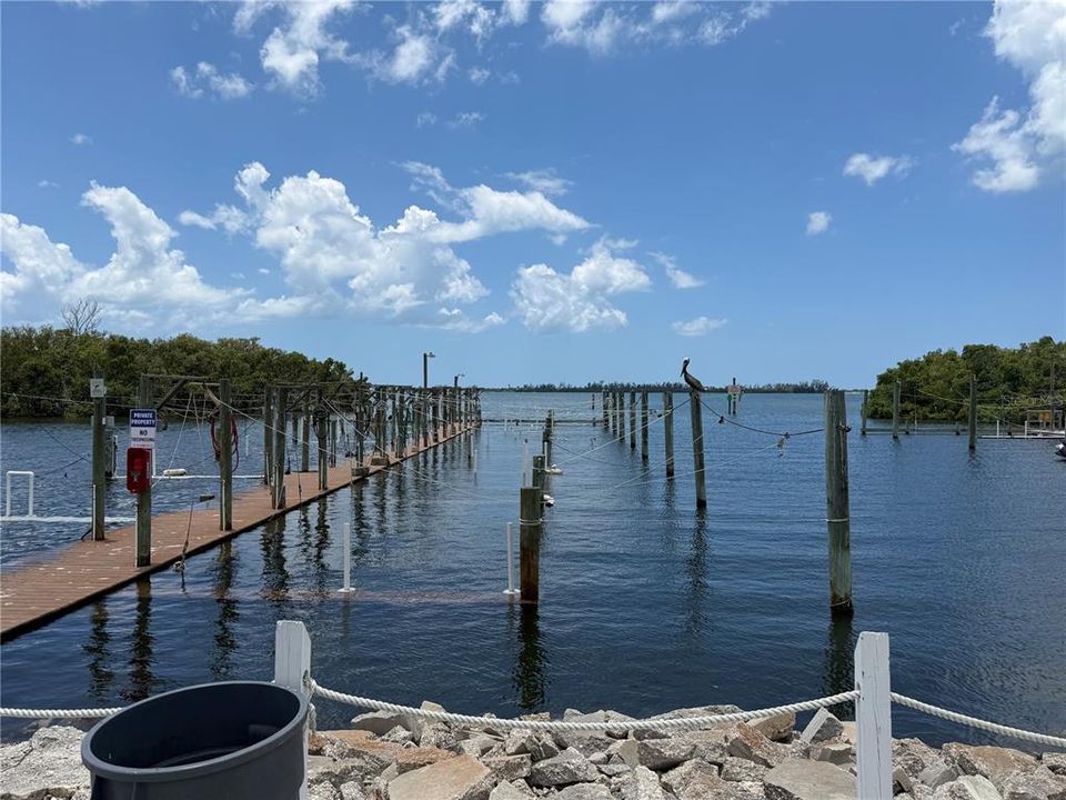 For Sale: $155,000 (1 beds, 1 baths, 460 Square Feet)