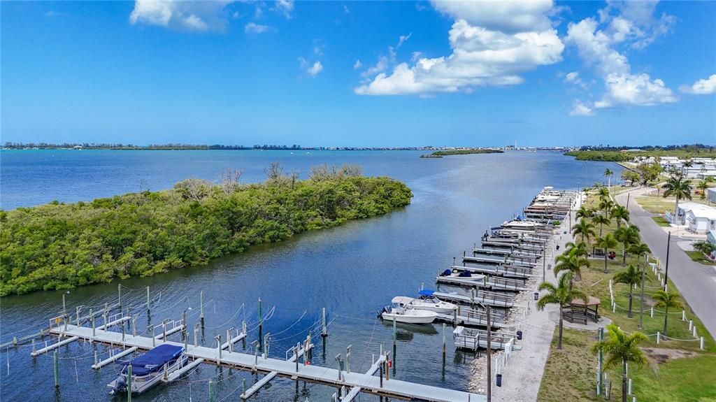 For Sale: $155,000 (1 beds, 1 baths, 460 Square Feet)