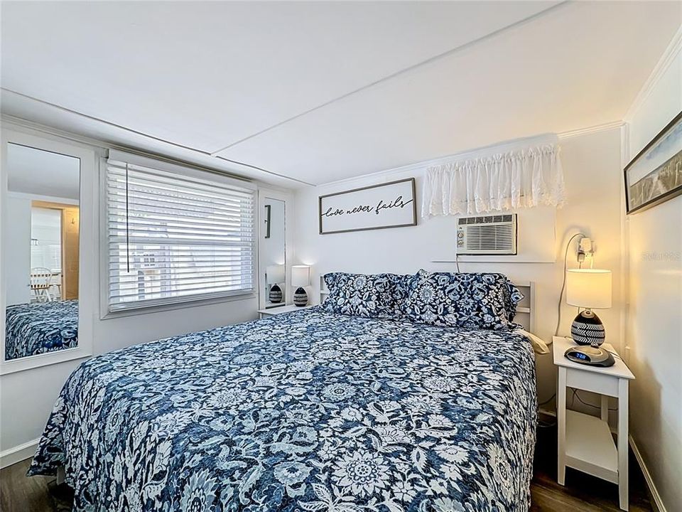 For Sale: $155,000 (1 beds, 1 baths, 460 Square Feet)