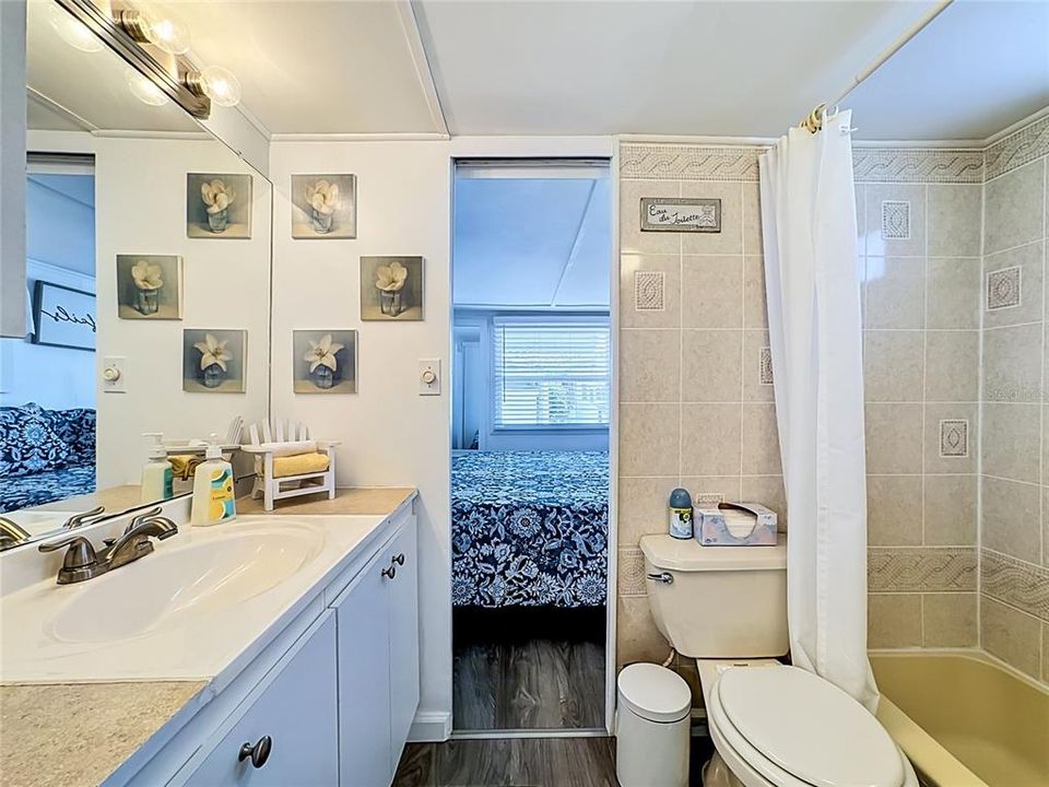 For Sale: $155,000 (1 beds, 1 baths, 460 Square Feet)