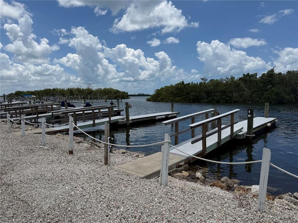 For Sale: $155,000 (1 beds, 1 baths, 460 Square Feet)