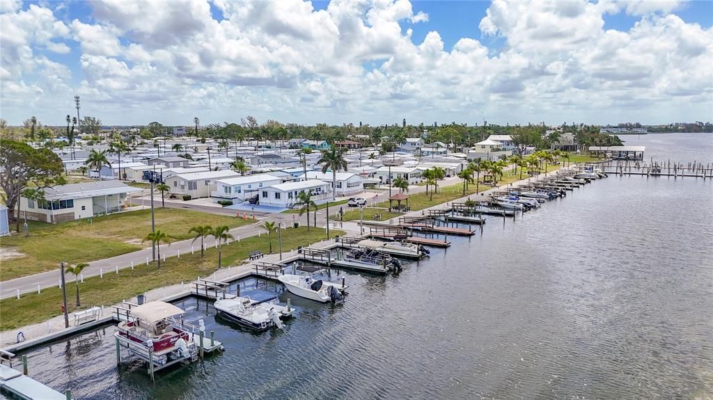 For Sale: $155,000 (1 beds, 1 baths, 460 Square Feet)