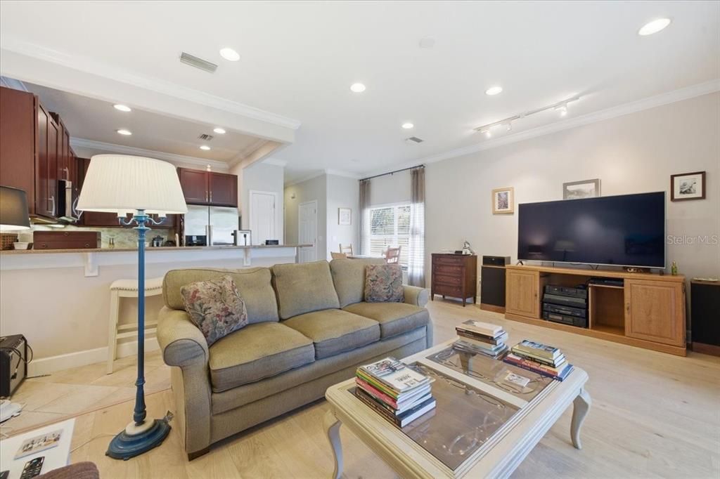 For Sale: $364,000 (3 beds, 2 baths, 1500 Square Feet)