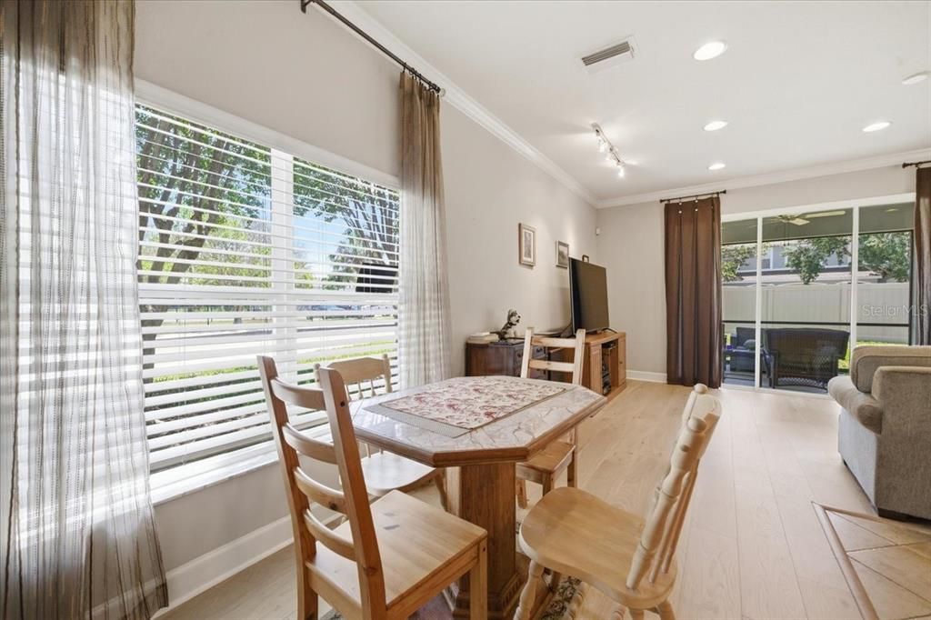 For Sale: $364,000 (3 beds, 2 baths, 1500 Square Feet)