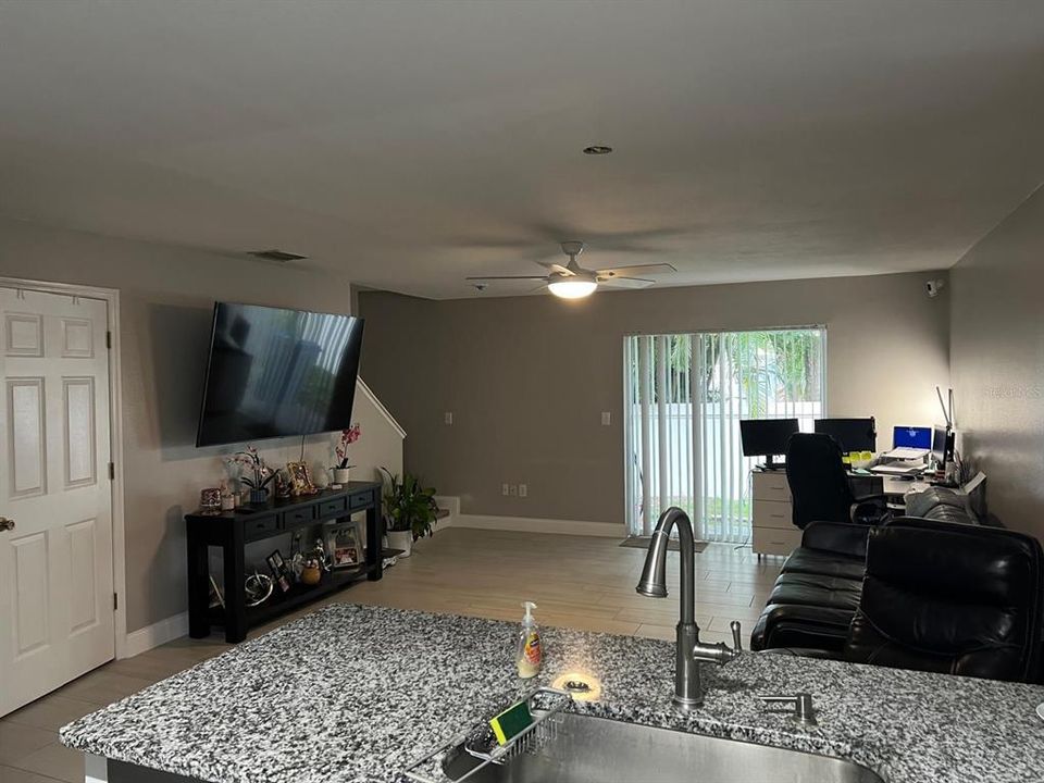 En Venta: $320,000 (3 camas, 2 baños, 1524 Pies cuadrados)