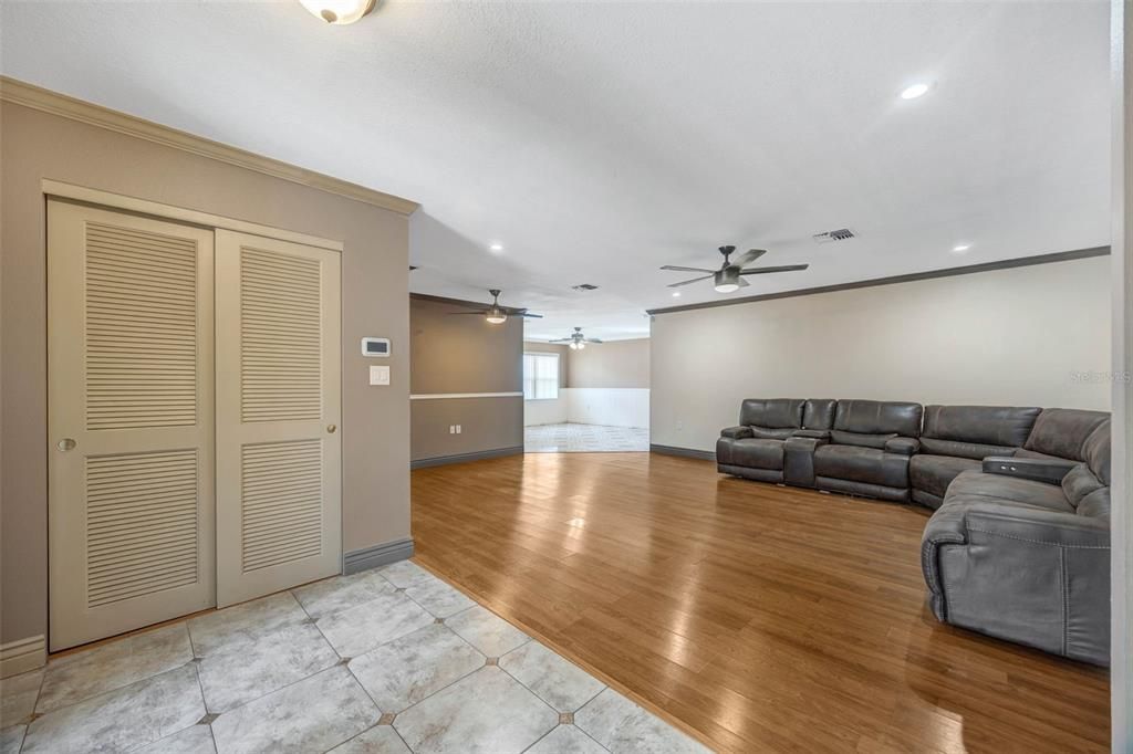 En Venta: $259,000 (3 camas, 2 baños, 1512 Pies cuadrados)
