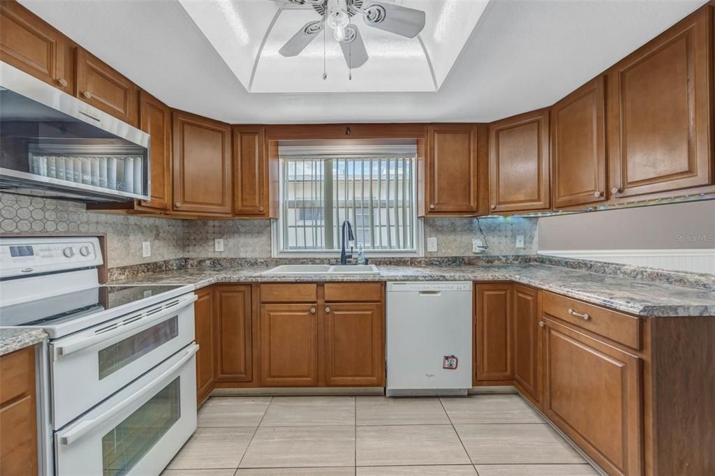 En Venta: $259,000 (3 camas, 2 baños, 1512 Pies cuadrados)