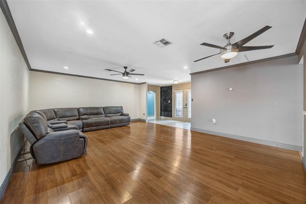 En Venta: $259,000 (3 camas, 2 baños, 1512 Pies cuadrados)