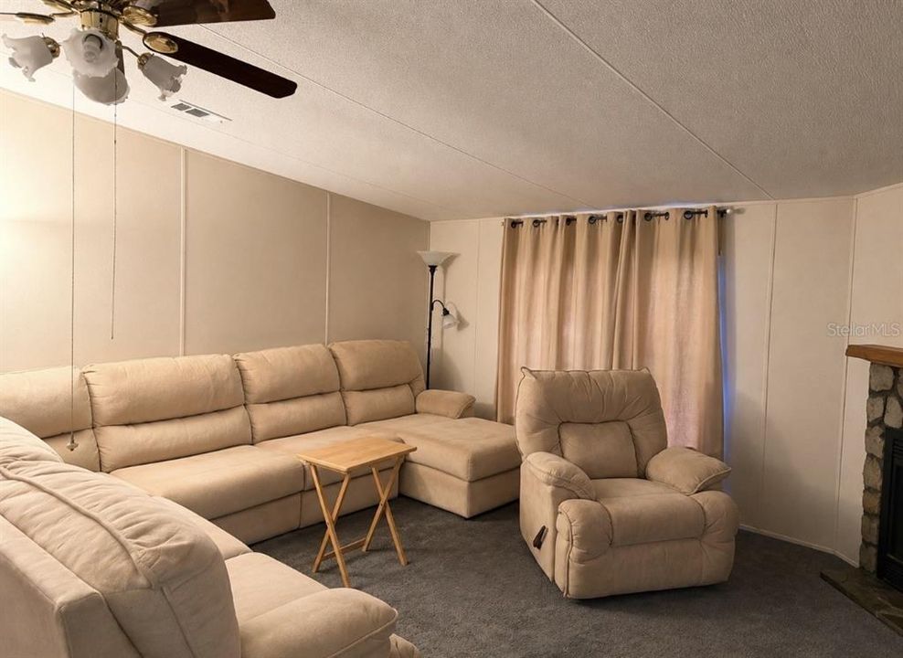 For Sale: $249,900 (3 beds, 2 baths, 1860 Square Feet)