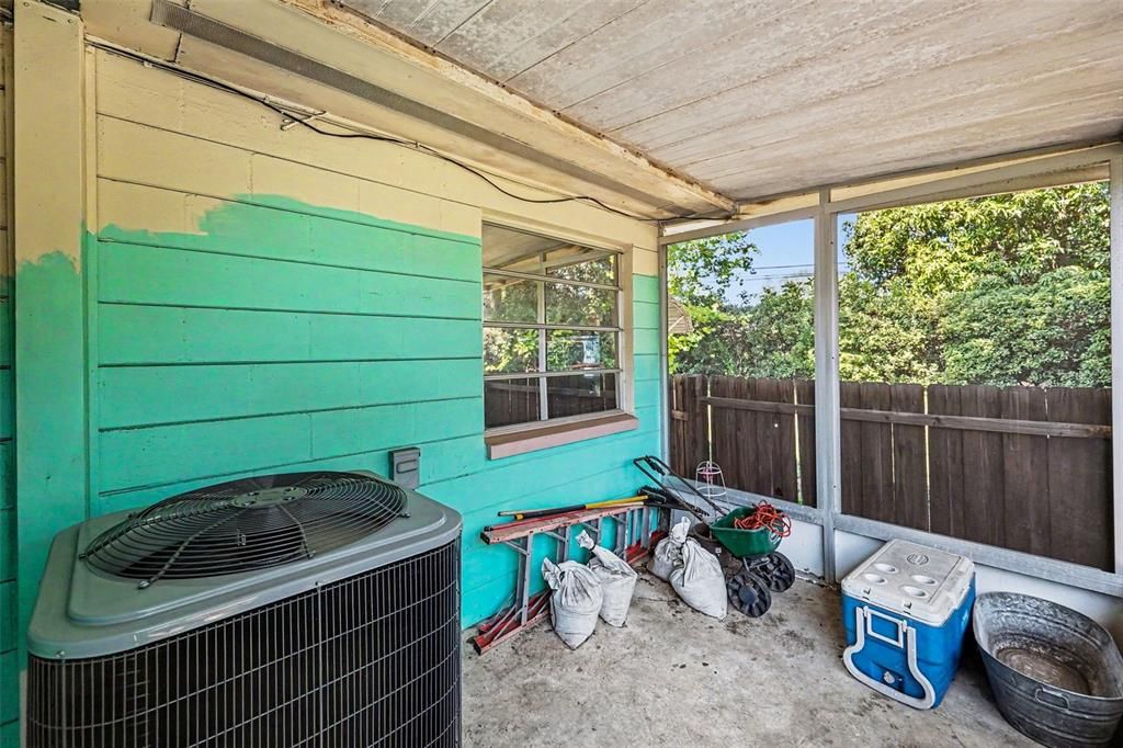 For Sale: $325,000 (2 beds, 2 baths, 1116 Square Feet)