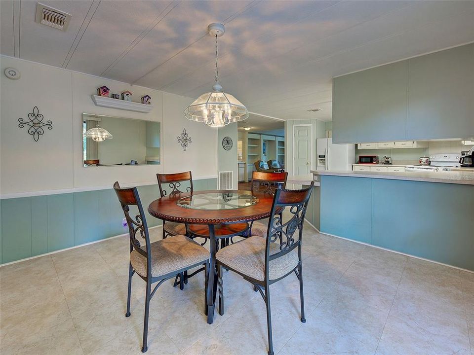 Activo con contrato: $139,900 (2 camas, 2 baños, 1456 Pies cuadrados)