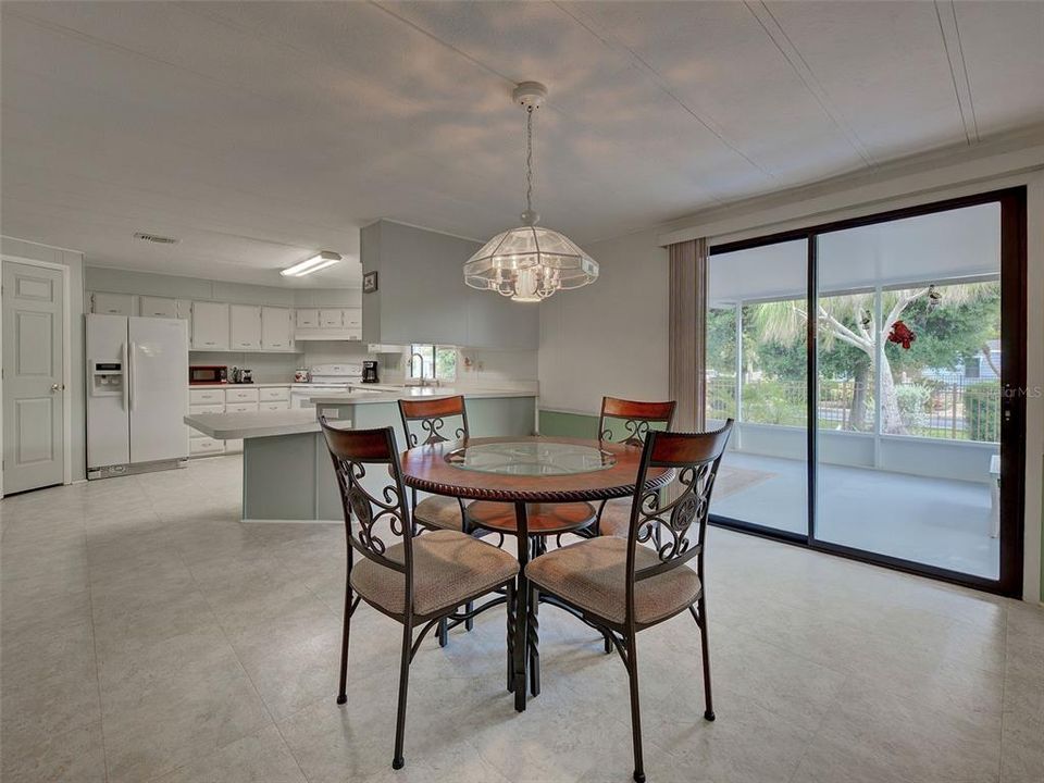 Activo con contrato: $139,900 (2 camas, 2 baños, 1456 Pies cuadrados)