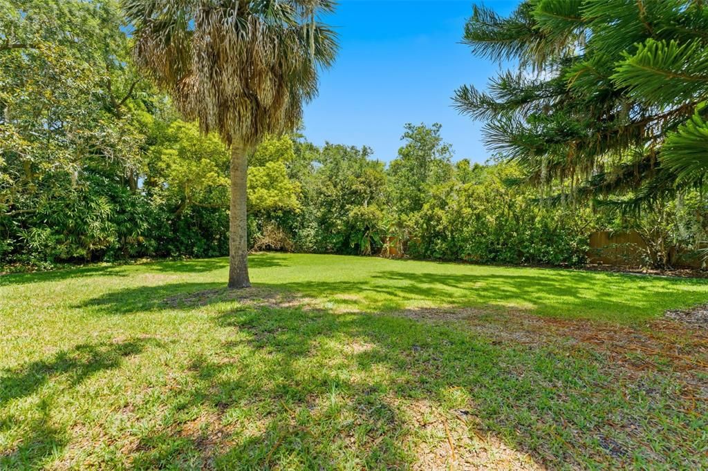 Activo con contrato: $875,000 (4 camas, 2 baños, 2059 Pies cuadrados)
