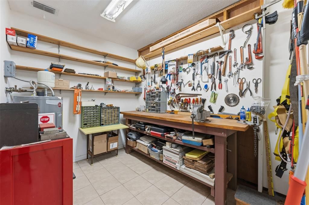 Activo con contrato: $875,000 (4 camas, 2 baños, 2059 Pies cuadrados)