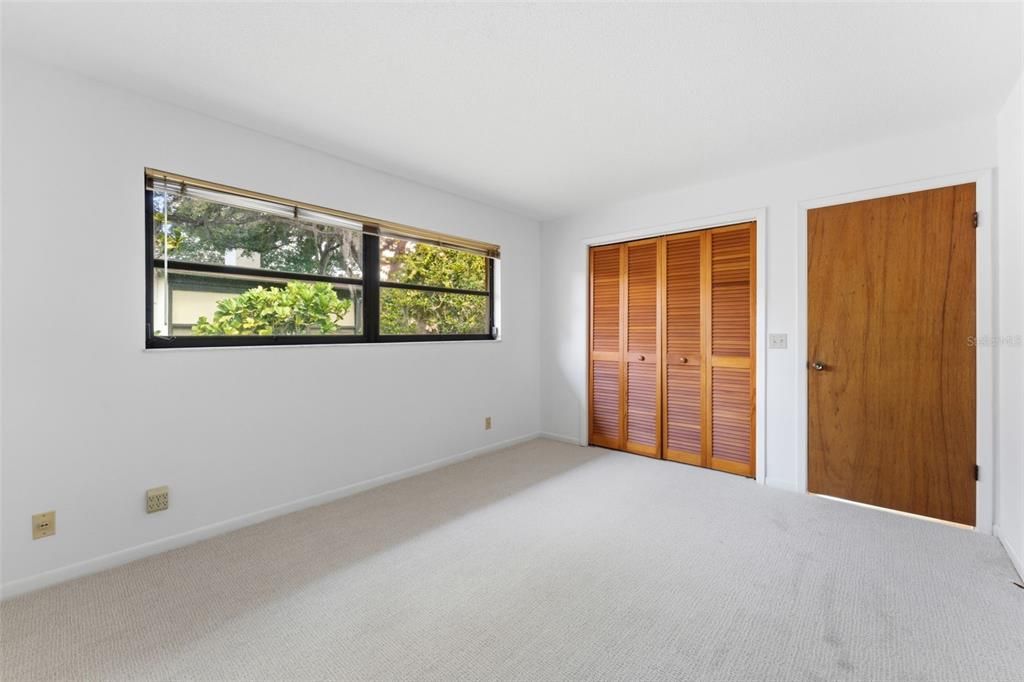 Activo con contrato: $875,000 (4 camas, 2 baños, 2059 Pies cuadrados)