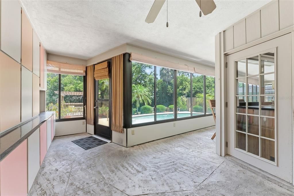 Activo con contrato: $875,000 (4 camas, 2 baños, 2059 Pies cuadrados)