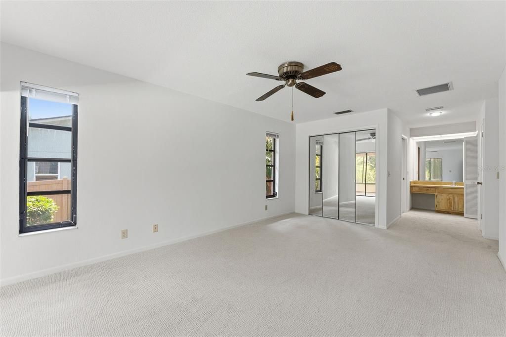 Activo con contrato: $875,000 (4 camas, 2 baños, 2059 Pies cuadrados)