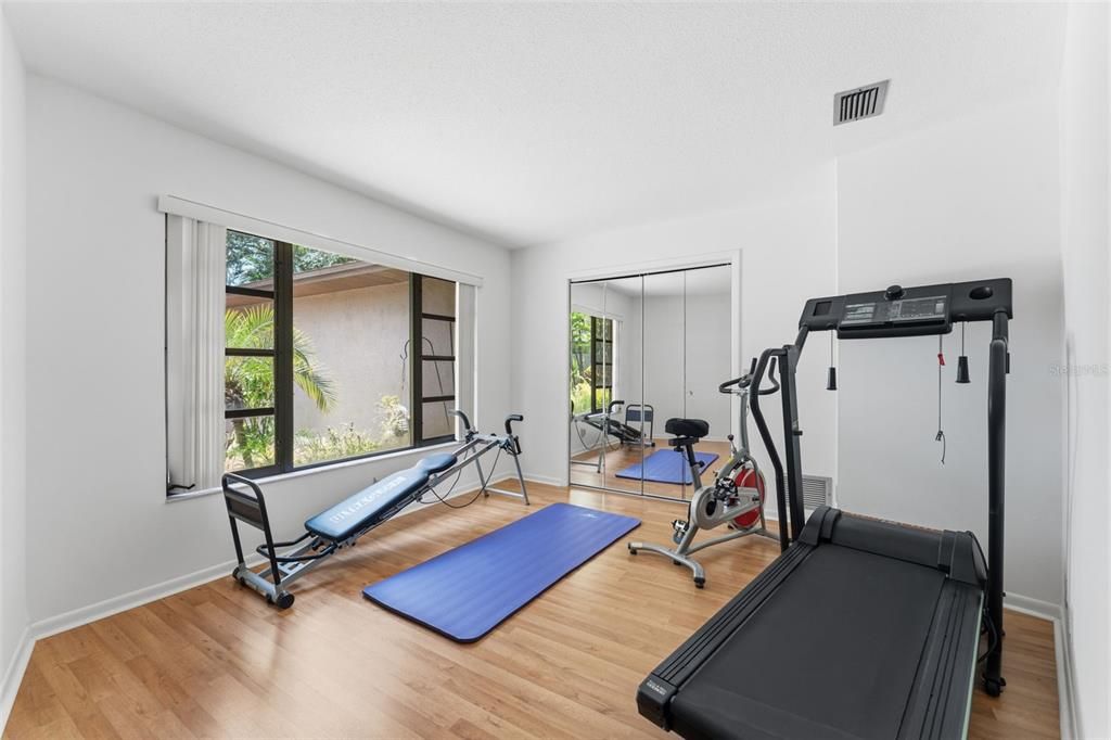 Activo con contrato: $875,000 (4 camas, 2 baños, 2059 Pies cuadrados)