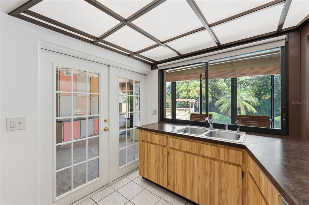 Activo con contrato: $875,000 (4 camas, 2 baños, 2059 Pies cuadrados)