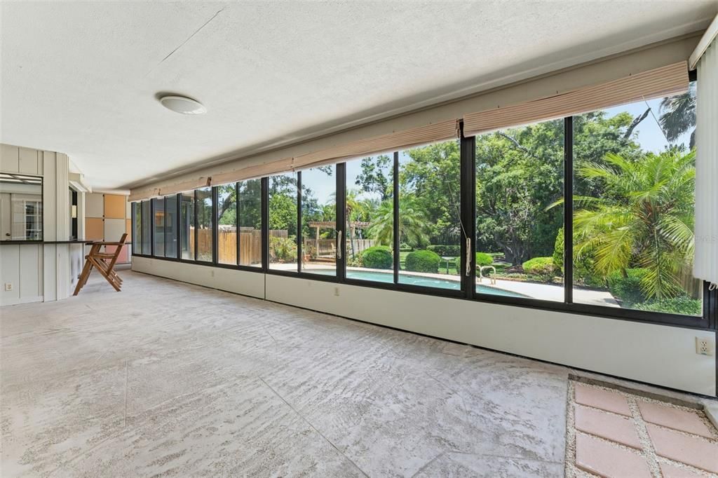 Activo con contrato: $875,000 (4 camas, 2 baños, 2059 Pies cuadrados)