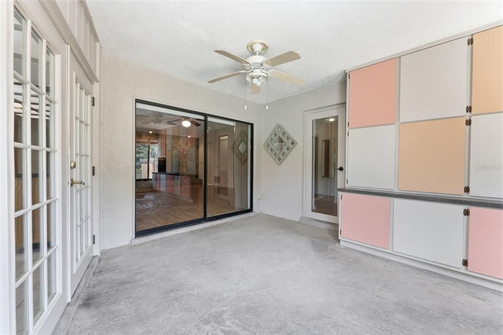 Activo con contrato: $875,000 (4 camas, 2 baños, 2059 Pies cuadrados)