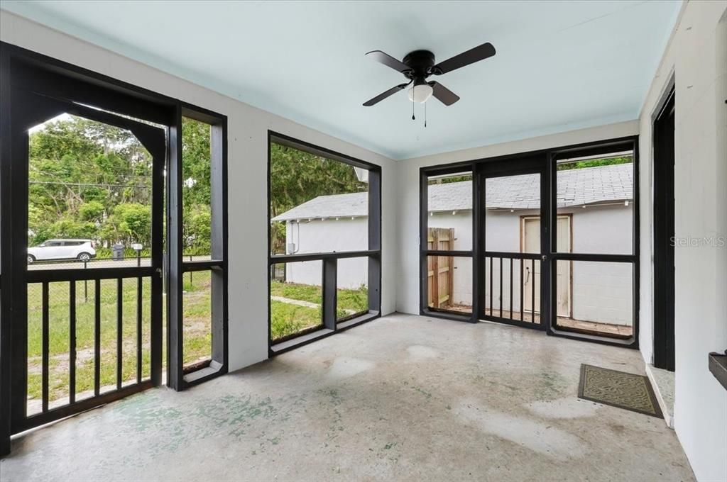 For Sale: $269,000 (3 beds, 2 baths, 1515 Square Feet)