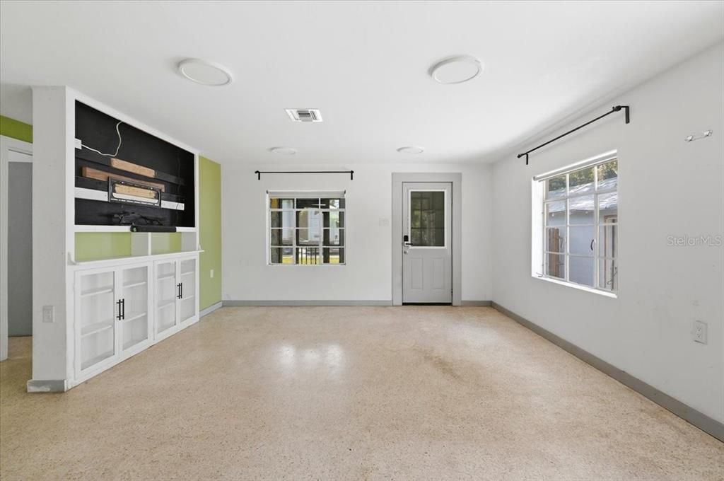 For Sale: $269,000 (3 beds, 2 baths, 1515 Square Feet)
