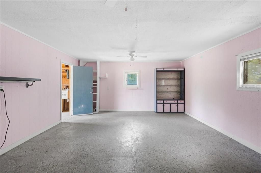 For Sale: $269,000 (3 beds, 2 baths, 1515 Square Feet)
