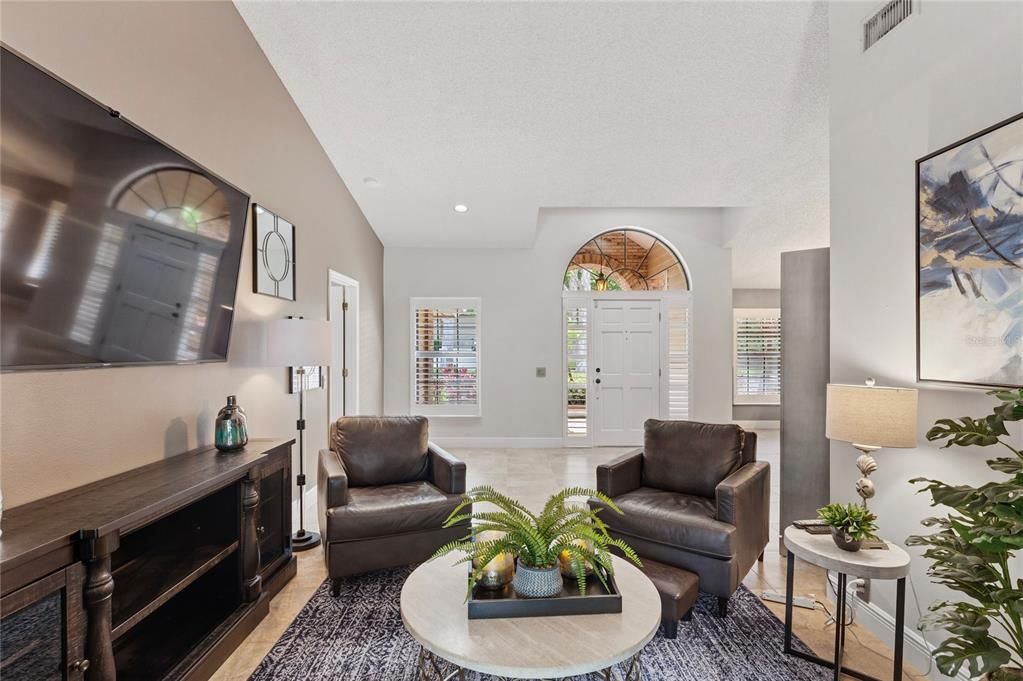 Activo con contrato: $849,900 (4 camas, 2 baños, 2824 Pies cuadrados)
