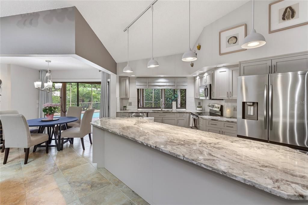 Activo con contrato: $849,900 (4 camas, 2 baños, 2824 Pies cuadrados)