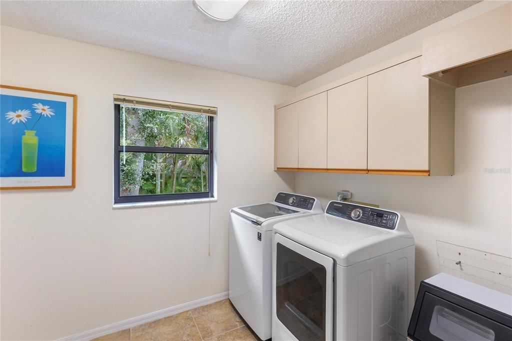 Activo con contrato: $849,900 (4 camas, 2 baños, 2824 Pies cuadrados)