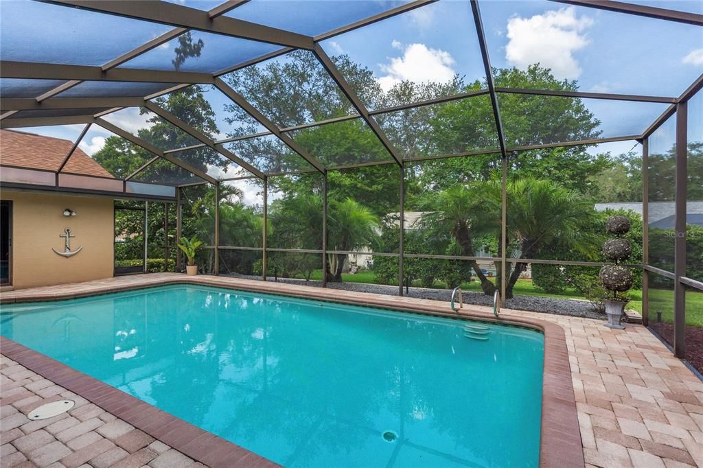 Activo con contrato: $849,900 (4 camas, 2 baños, 2824 Pies cuadrados)