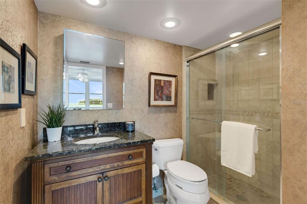 For Sale: $239,000 (2 beds, 2 baths, 1170 Square Feet)