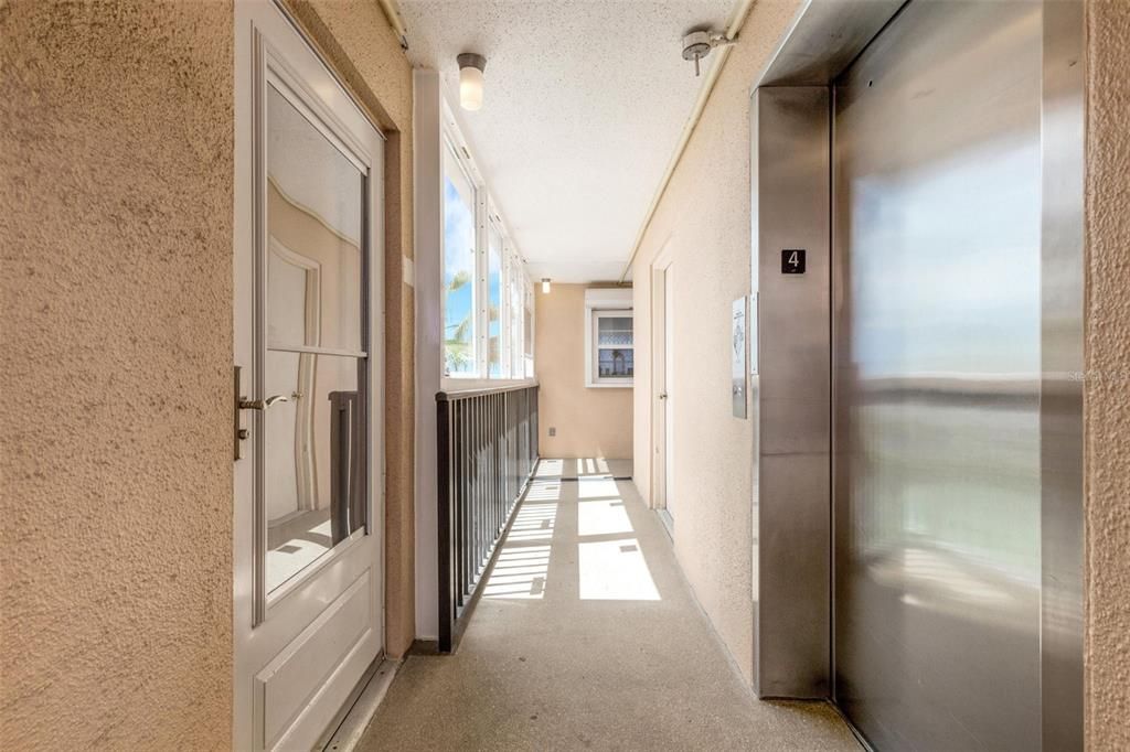 For Sale: $239,000 (2 beds, 2 baths, 1170 Square Feet)