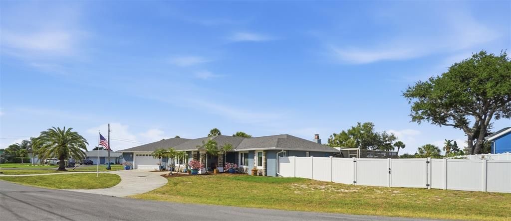 For Sale: $1,495,000 (4 beds, 3 baths, 3853 Square Feet)