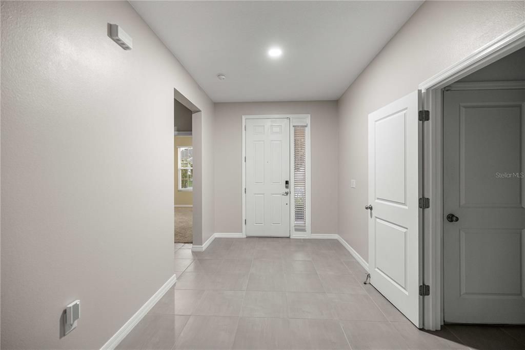 For Sale: $465,000 (4 beds, 3 baths, 2550 Square Feet)